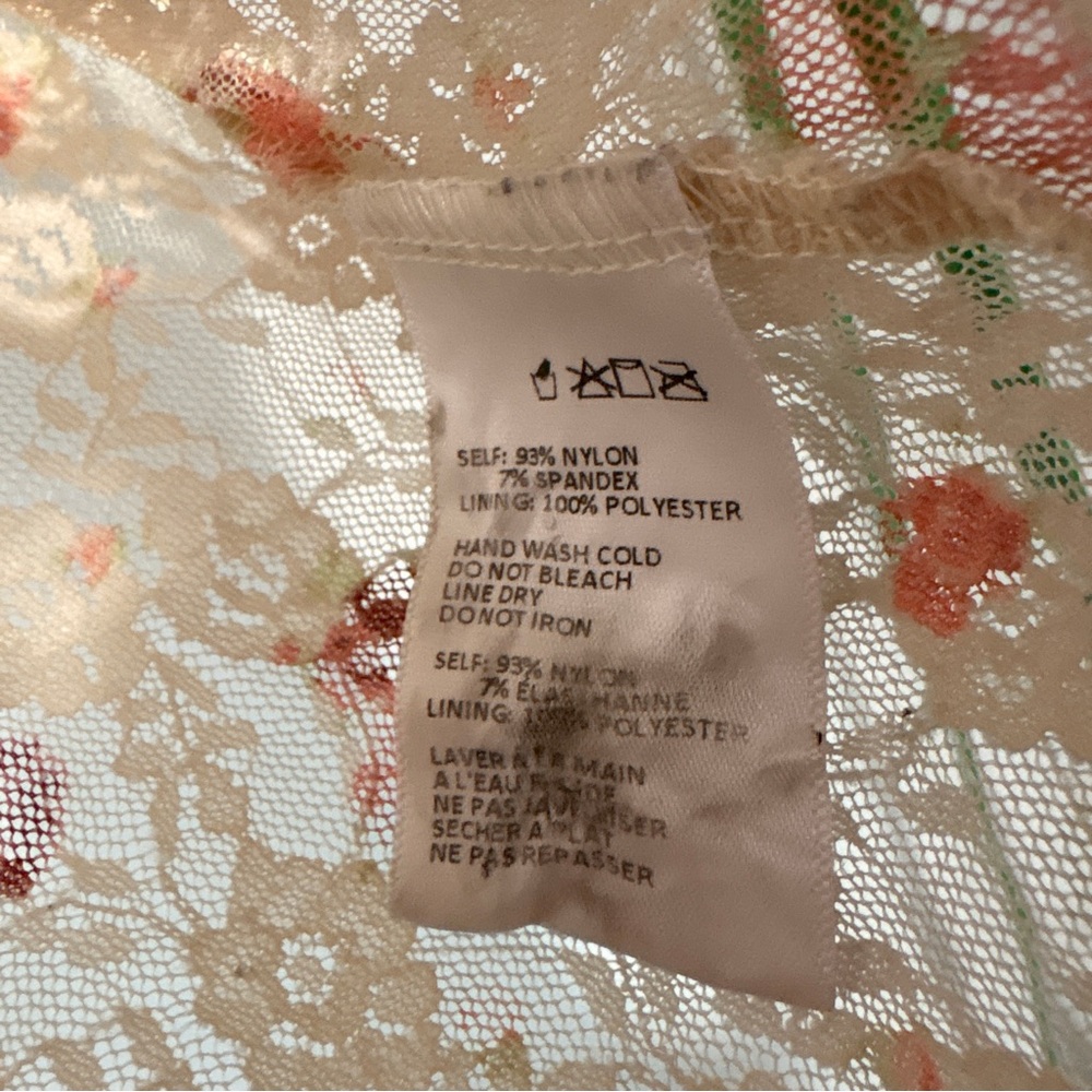 Urban Outfitters Kimchi Blue Cream Floral Lace Blouse - Picture 8 of 14